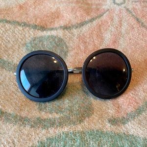 Retro round frame sunglasses